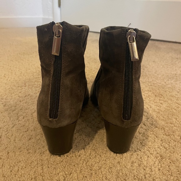 Steve Madden Grey Pointed Toe Booties - Picture 3 of 4